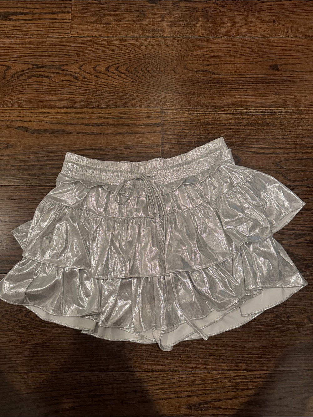 Women's Silver Metallic Ruffle Mini Skirt - Brand Unspecified